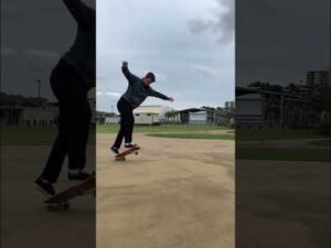 Late Shove-It in Gladstone 🇦🇺 #freestyleskateboarding #skateboarding #freestyle #combo #berrics