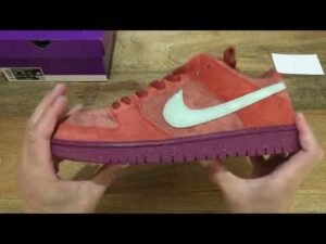 Nike SB Dunk Low Mystic Red and Rosewood