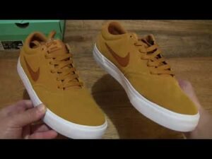 Nike SB Charge Suede