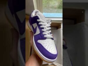 Nike SB Dunk Low Orange Label Court Purple ISO #copordrop #nikesb   #sneakerhead #dunk #purplesuede