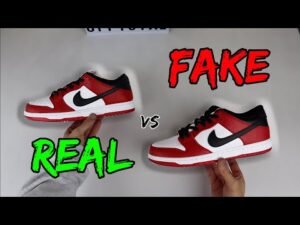 REAL VS FAKE! NIKE SB DUNK CHICAGO COMPARISON!