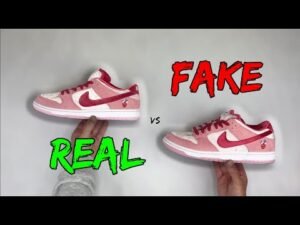 REAL VS FAKE! STRANGE LOVE NIKE SB DUNK COMPARISON!