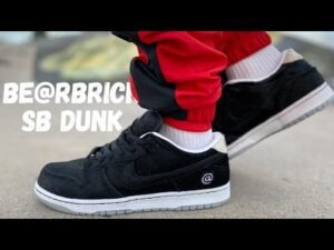 BETTER THAN EXPECTED! NIKE SB DUNK BE@RBRICK MEDICOM TOY REVIEW & ON FOOT