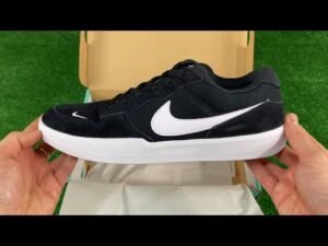 Quick look – Nike sb force 58 – Black suede   On feet + additinal lace look