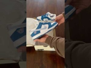 Unboxing Nike SB Dunk Low Born x Raised 💙🤍 One of my favourite SB 😄 #sneakerhead #SB #bornxraised